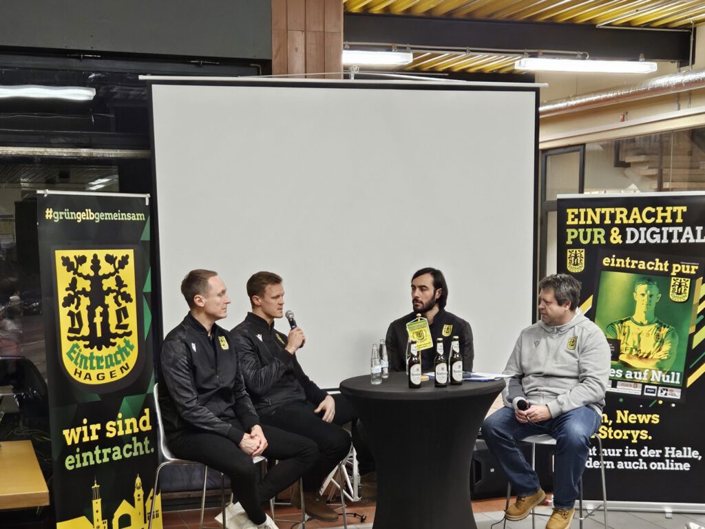 Spannende Einblicke in die Handball-Weltmeisterschaft und den VfL Eintracht Hagen Fantalk. Trainer & Spieler treffen.