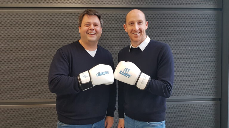 Thomas Lurz und Andreas Klement setzen sich mit ihrem Buch für den guten Zweck ein. Lesen Sie mehr über deren Initiative.