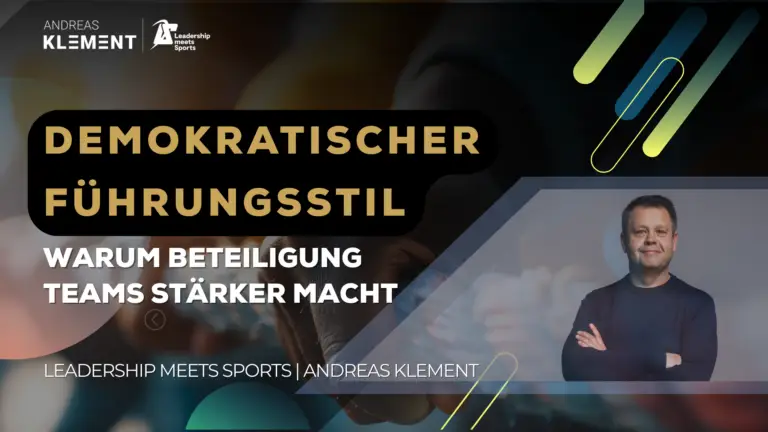 Demokratischer Führungsstil im Leadership – Führungskraft diskutiert mit Team